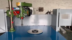 ماكينة موازنة رأسية أوتوماتيكية بنظام محامل ثابتة، طراز YLD-200 (قطر القطعة: Ø700mm، الوزن: 10-200kg)